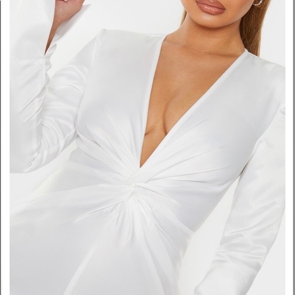 White Satin Twist Front Dress 🔥🔥 - Picture 4 of 4